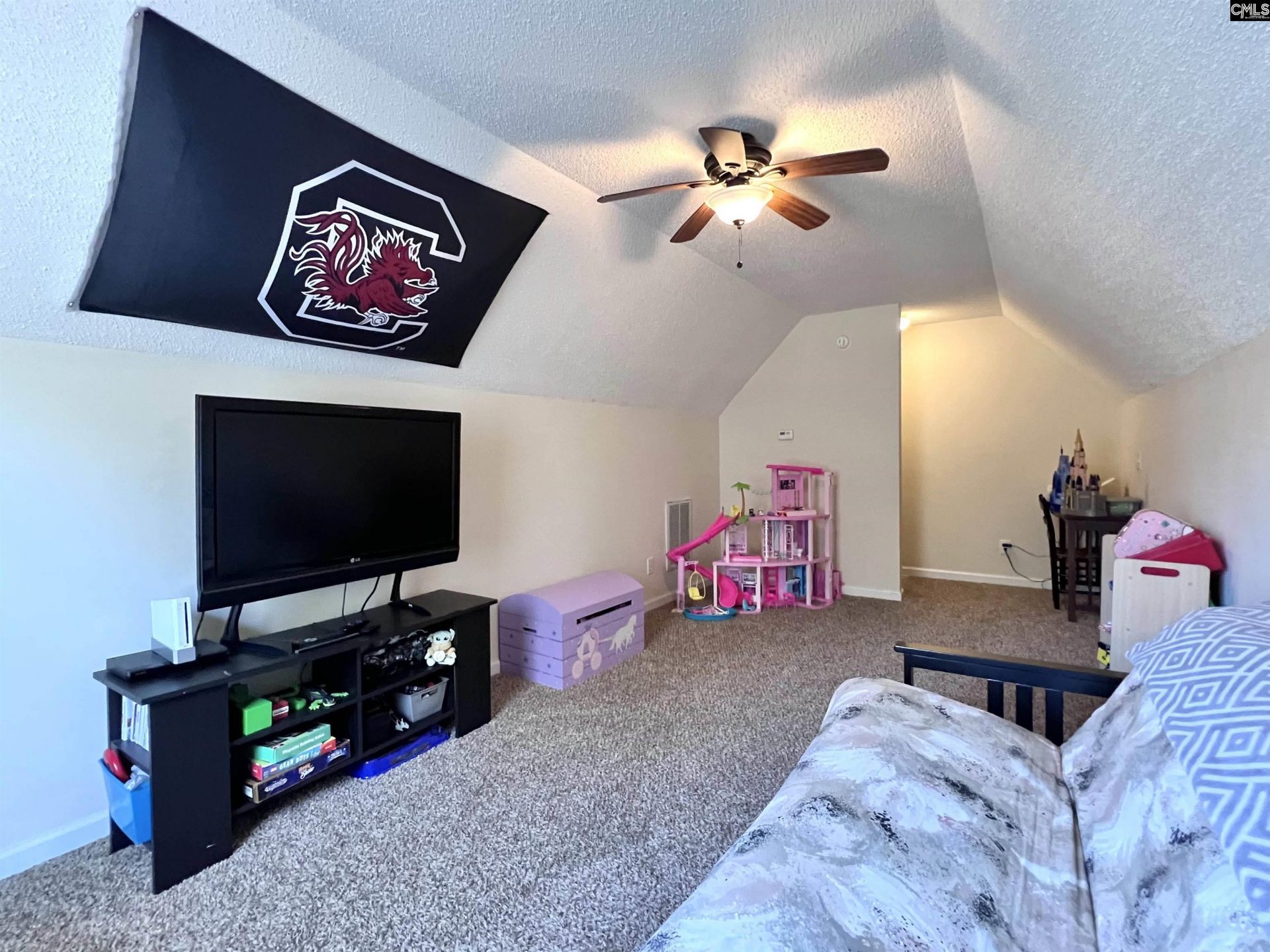 275 Siddington Way Photo 36