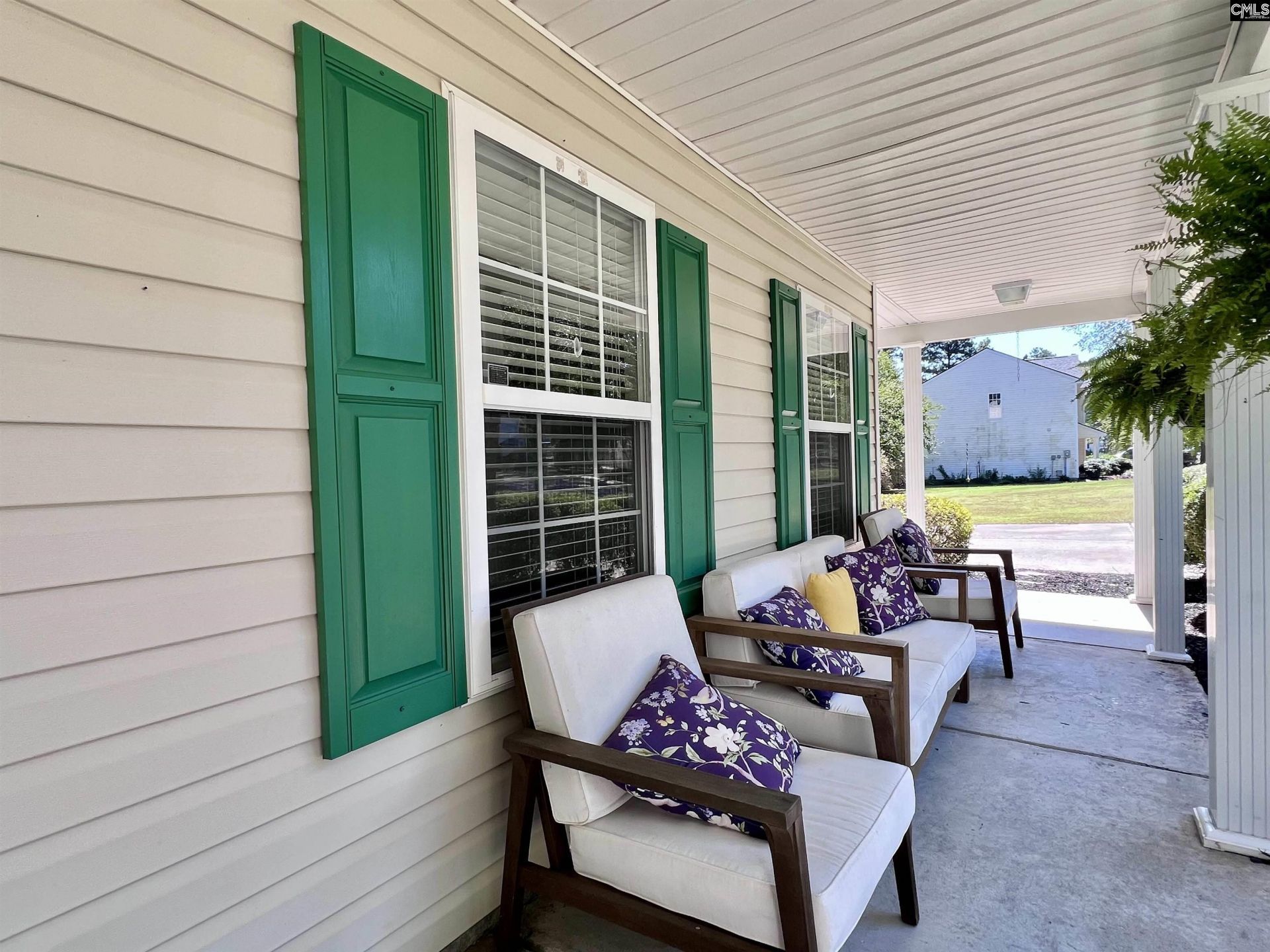 275 Siddington Way Photo 4