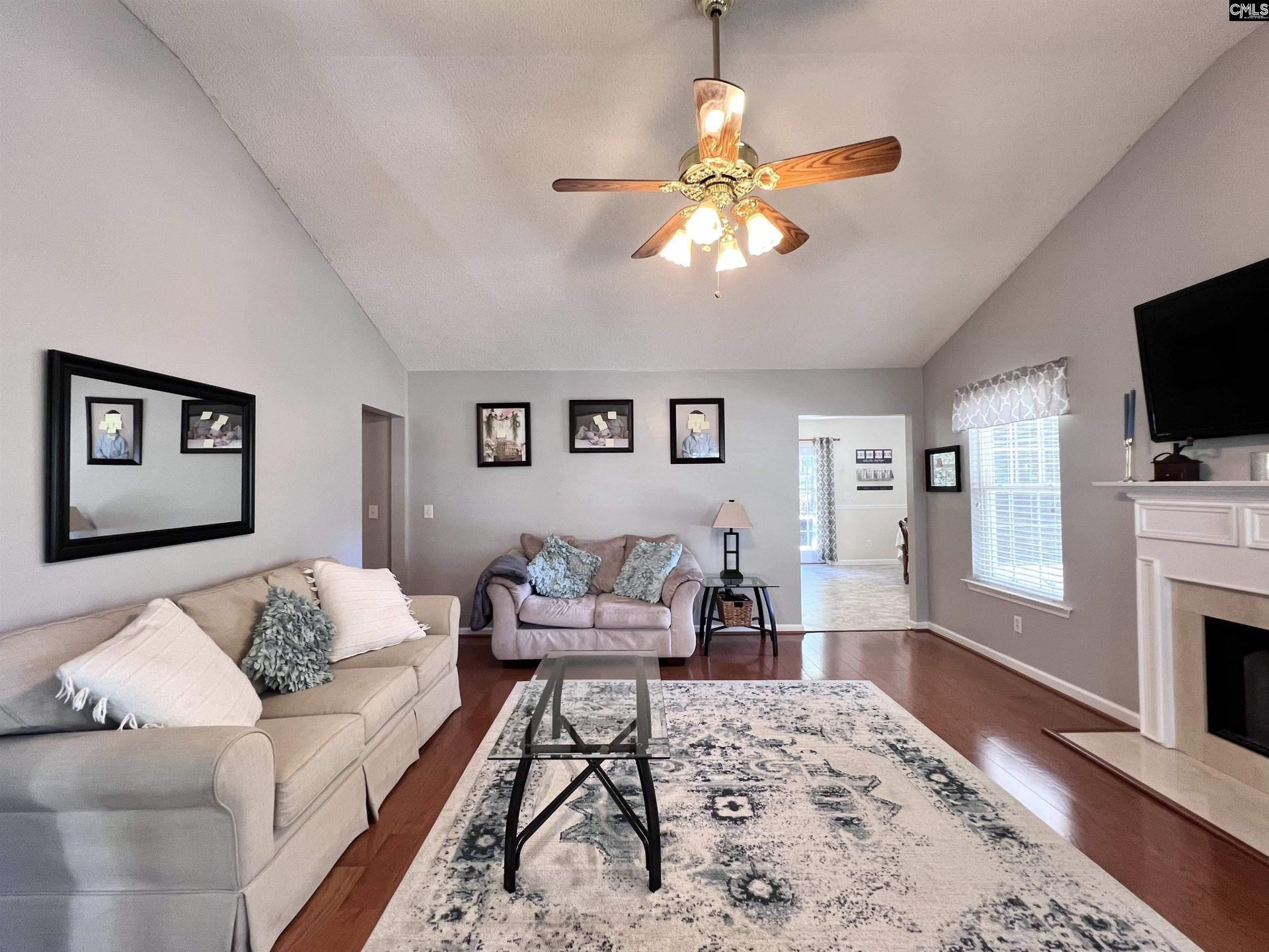 275 Siddington Way Photo 6