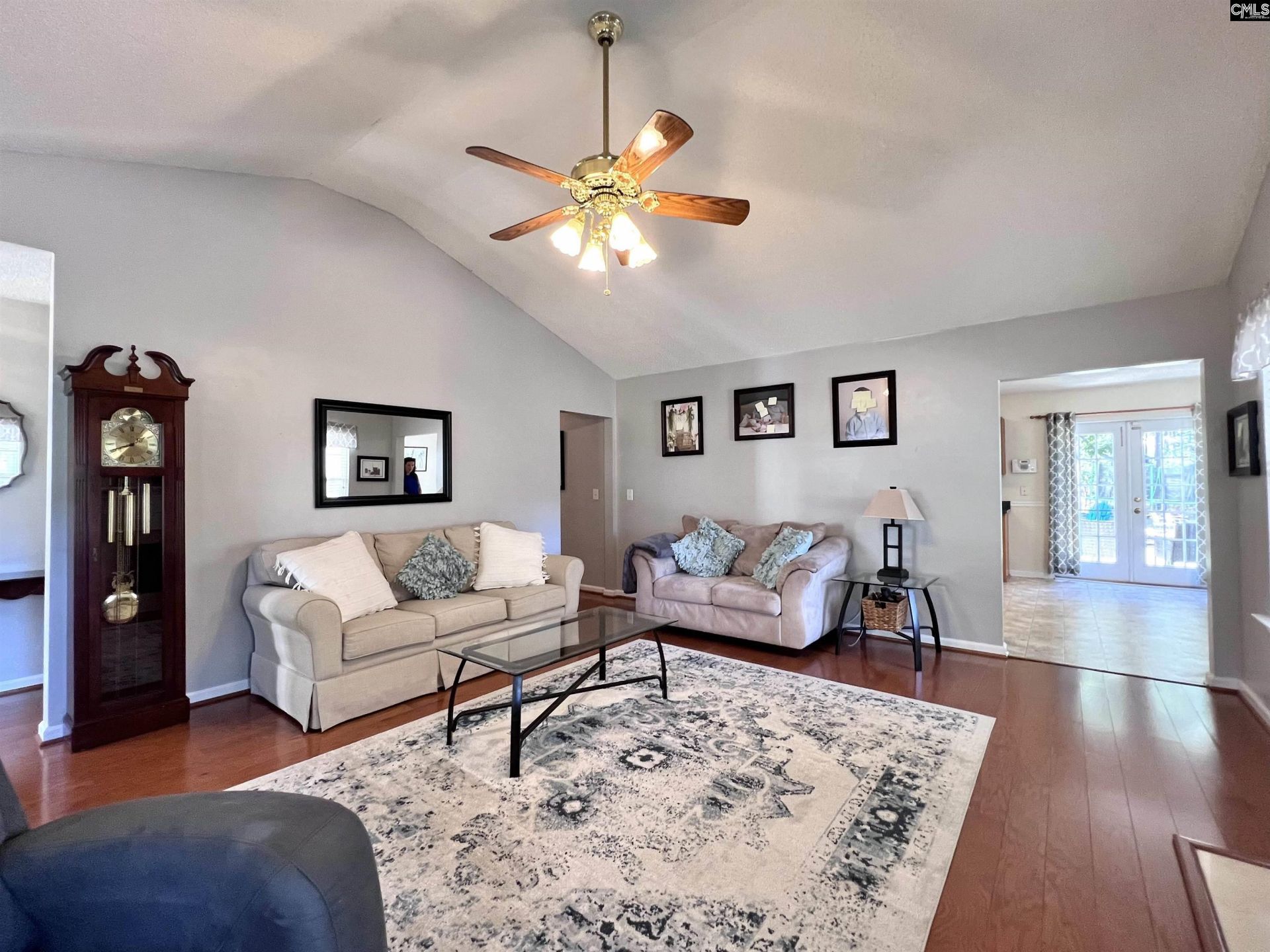 275 Siddington Way Photo 8