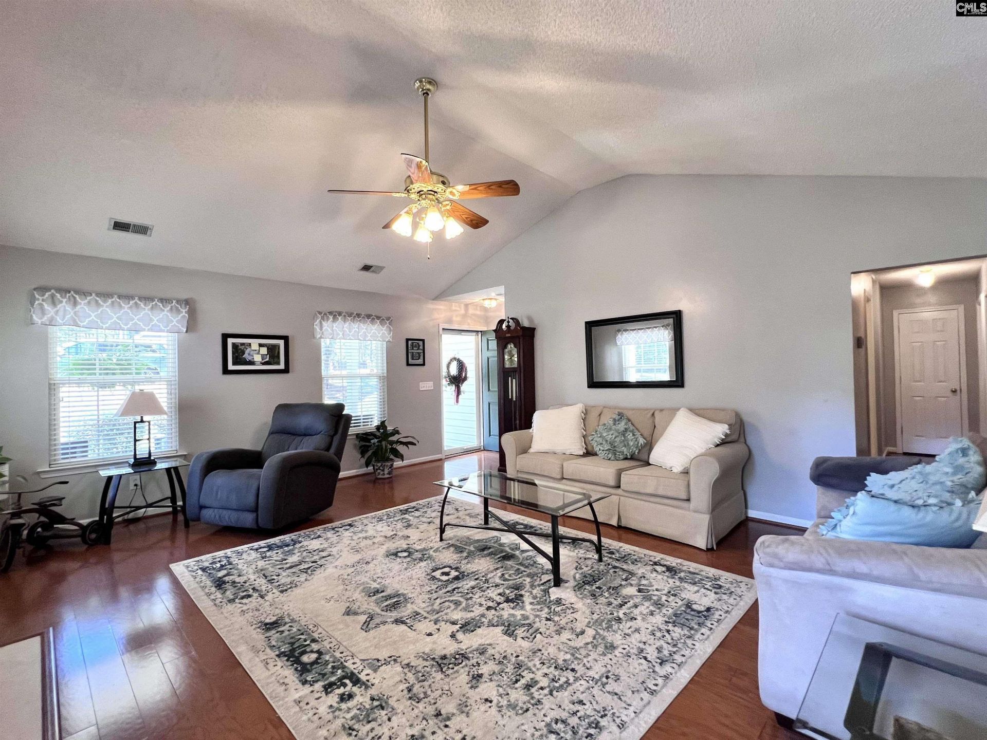 275 Siddington Way Photo 9