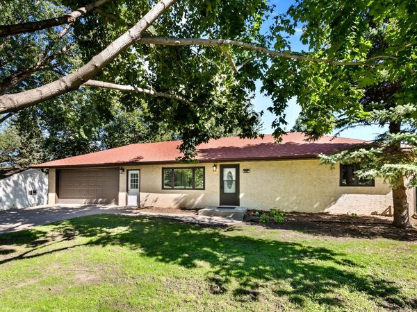 2566 Beacon Street, Roseville, MN 55113