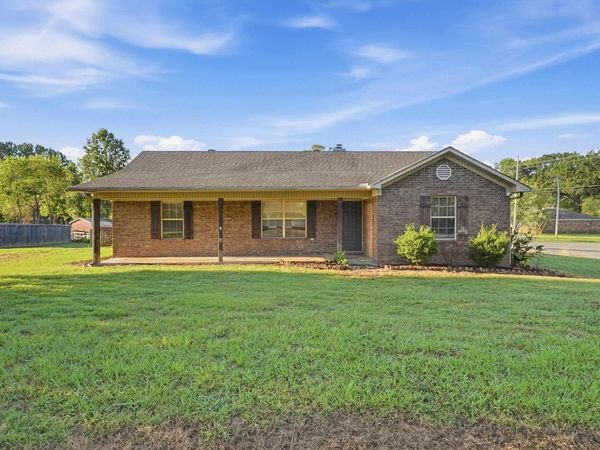 2 Tumblewood Dr , Conway, AR 72032