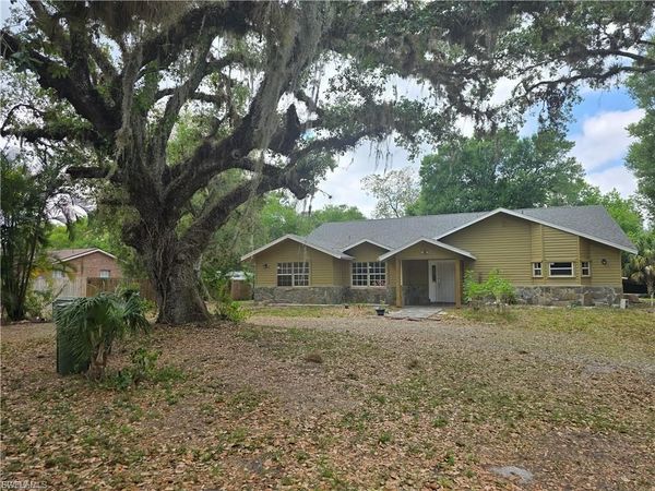 140 S Davis ST , LABELLE, FL 33935