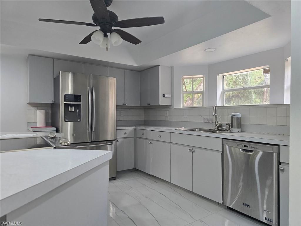 140 S Davis St , Labelle, FL 33935 Photo