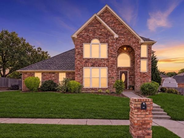 1628 Bedfordshire, Bedford, TX 76021