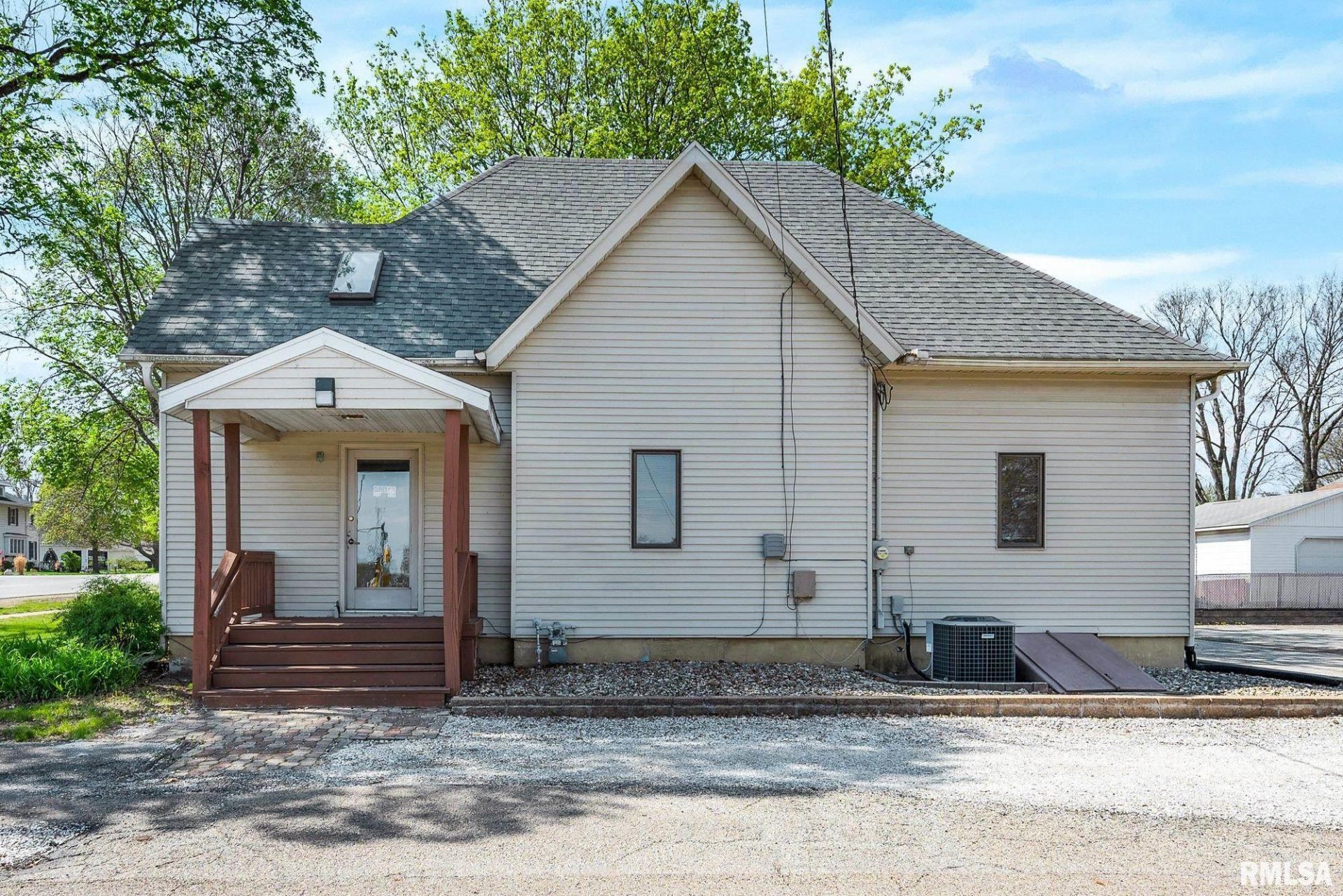 417 W Walnut Street, Chillicothe, IL 61523 Main Photo