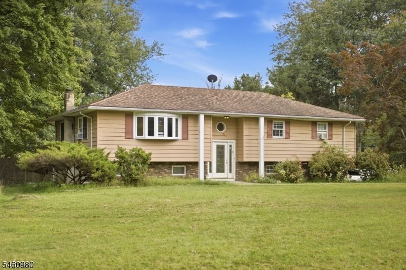 8 Upper Hill Rd, Fredon, NJ 07860 Main Photo