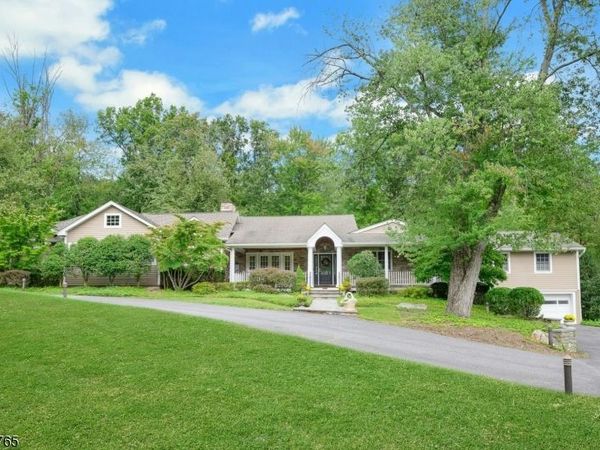 11 Schoolhouse Ln, Mendham, NJ 07960