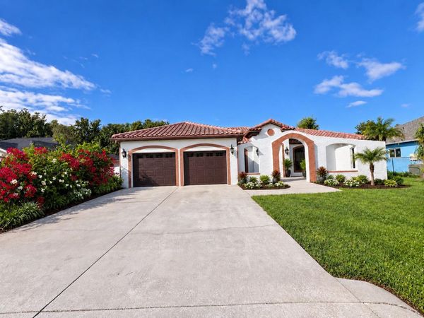 2416 REGENT WAY , KISSIMMEE, FL 34758