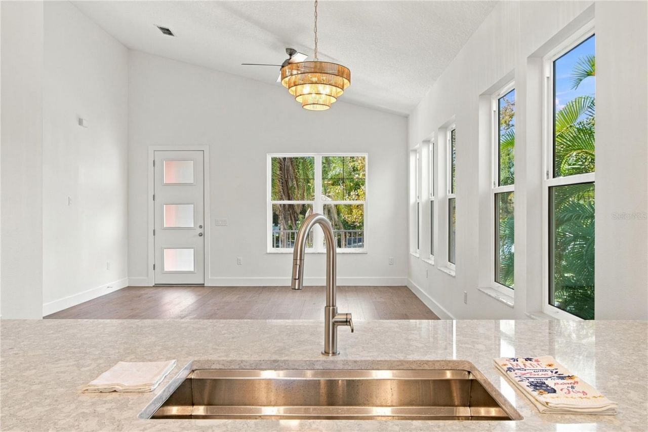 316 Indiana Avenue, Crystal Beach, FL 34681 Photo