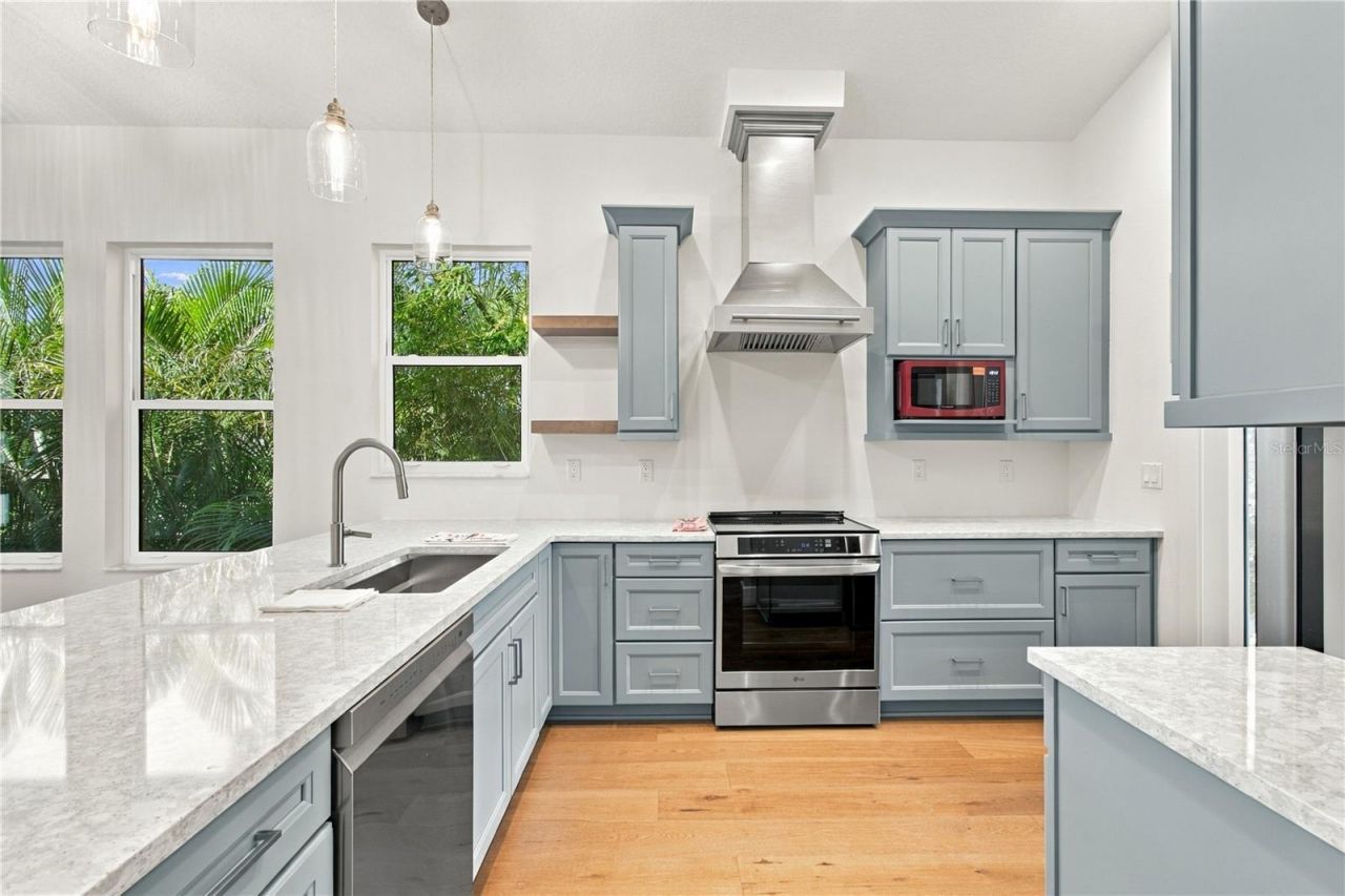 316 Indiana Avenue, Crystal Beach, FL 34681 Photo