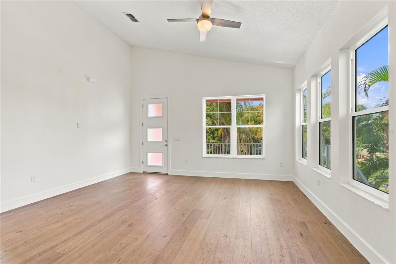 316 Indiana Avenue, Crystal Beach, FL 34681 Photo