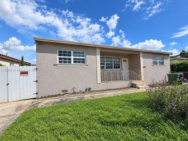651 E 59th St , Hialeah, FL 33013