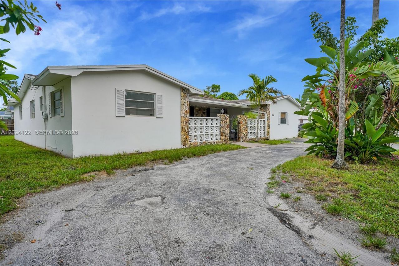 17355 NE 7th Ave , Miami, FL 33162 Photo