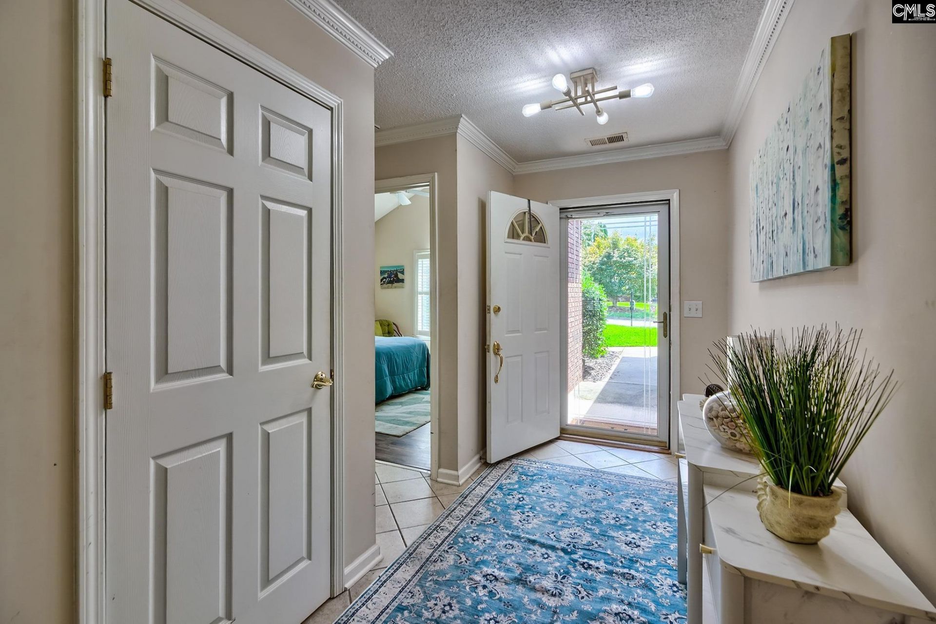 102 Sebring Drive Photo 5
