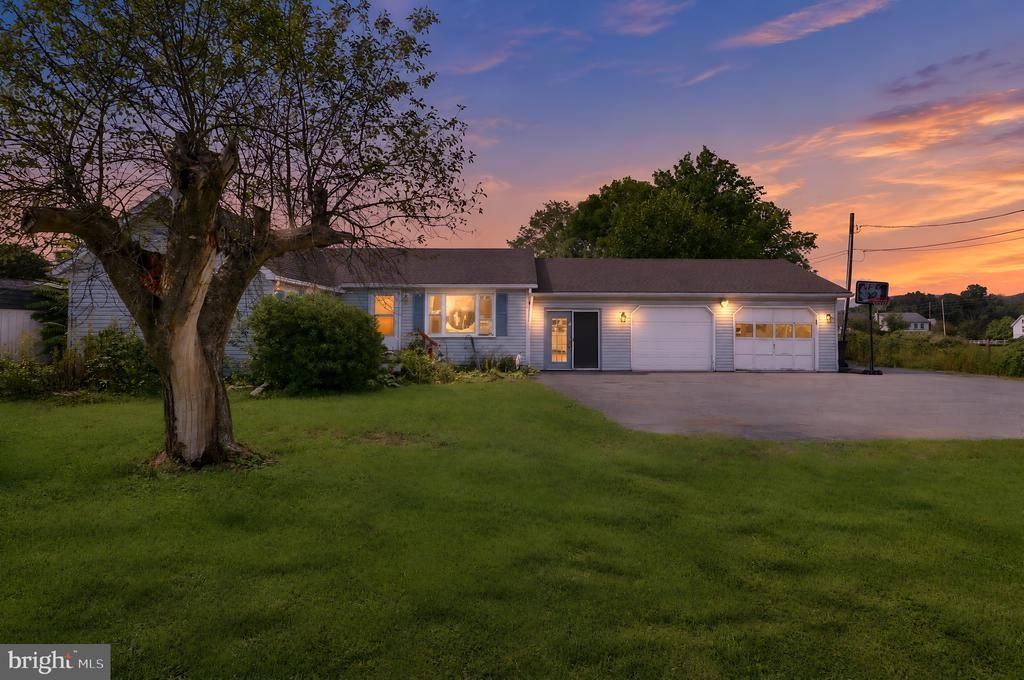 24 LINNWOOD DRIVE , LOCK HAVEN, PA 17745