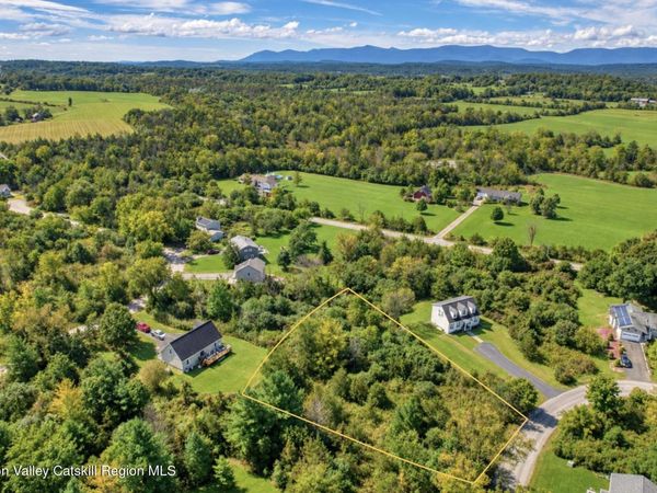 41 Haunted Circle, Athens, NY 12015