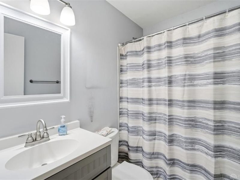 1062 Garnoa Drive, Springfield Township, OH 45231 Photo 19