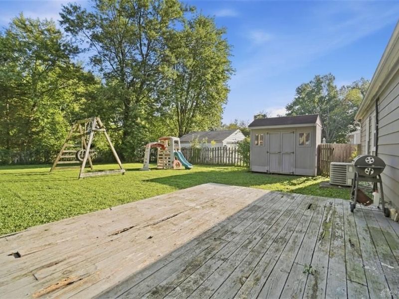 1062 Garnoa Drive, Springfield Township, OH 45231 Photo 27