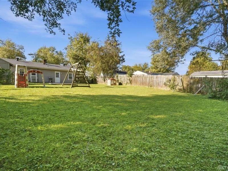 1062 Garnoa Drive, Springfield Township, OH 45231 Photo 30