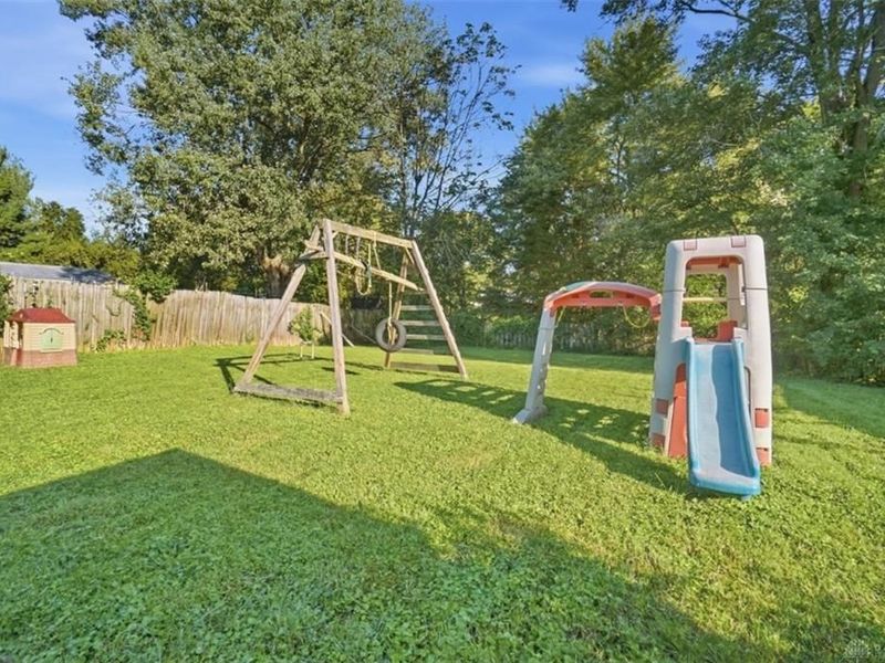 1062 Garnoa Drive, Springfield Township, OH 45231 Photo 31