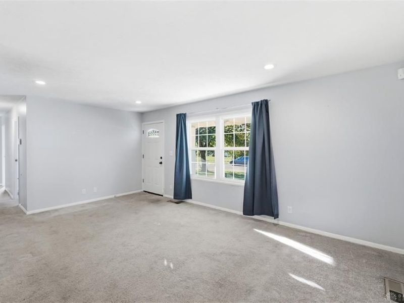 1062 Garnoa Drive, Springfield Township, OH 45231 Photo 8