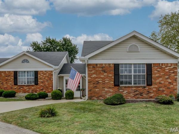1647 Chapman Court , St Charles, MO 63303