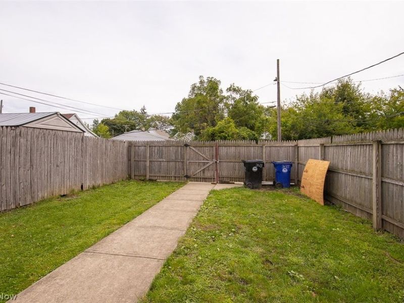 3125 W 70th Street, Cleveland, OH 44102 Photo 36
