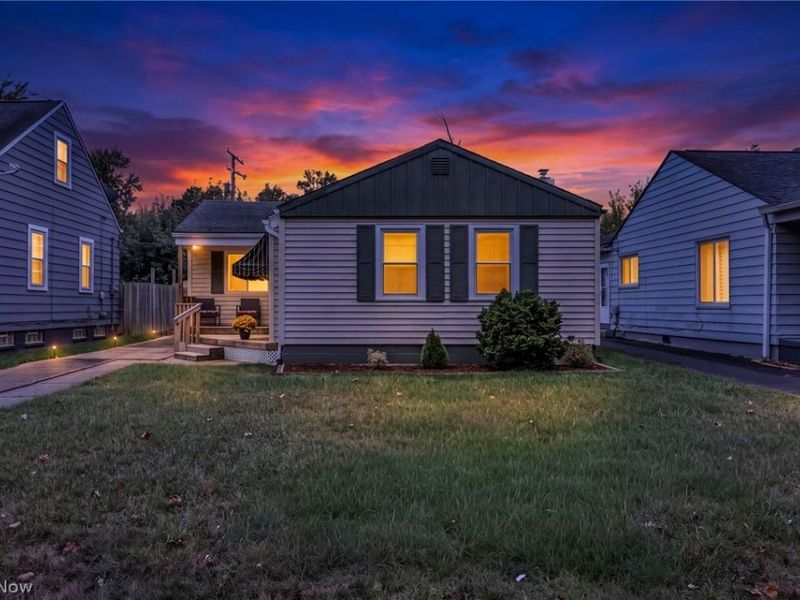 18813 Parkmount, Cleveland, OH 44135 Photo 2