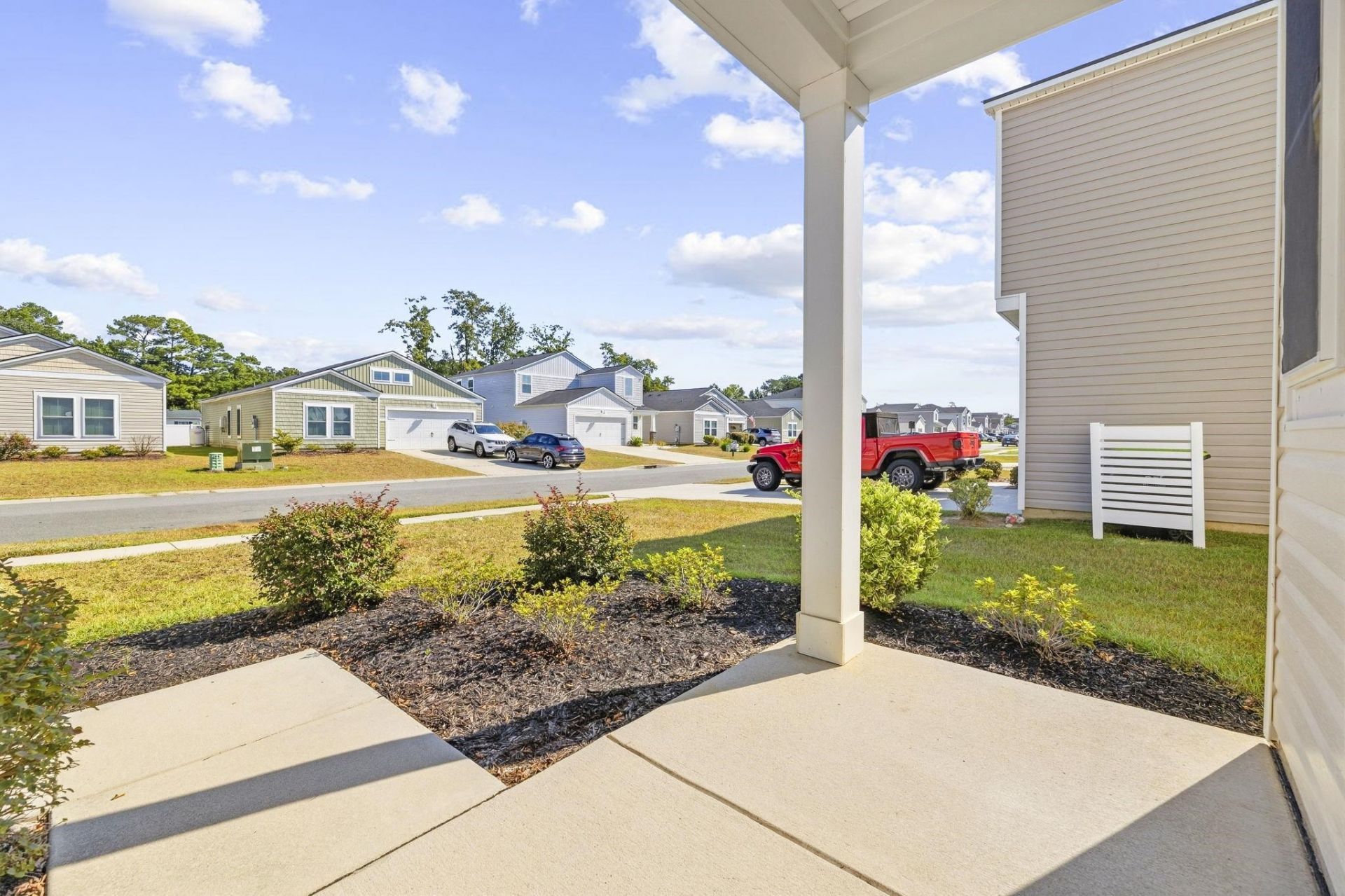 1560 Swing Bridge Way  Photo 4