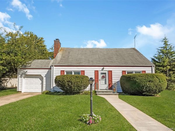 26 Dawes Avenue , Amity Harbor, NY 11701