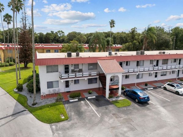 1100 MARTINIQUE DRIVE , Unit 220, WINTER HAVEN, FL 33884