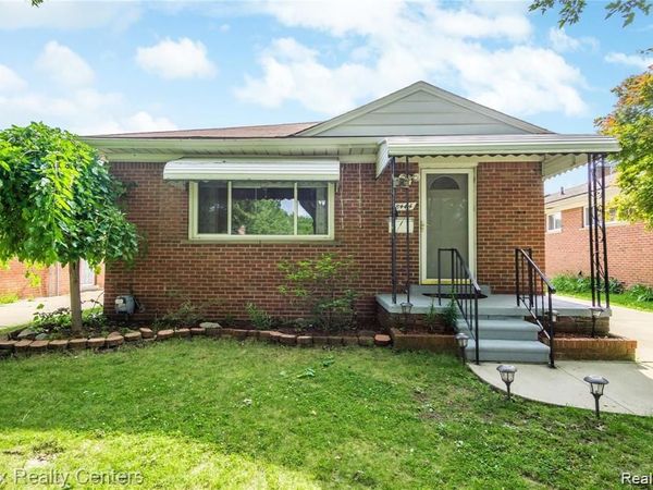 8444 Nightingale Street , Dearborn Heights, Mi 48127