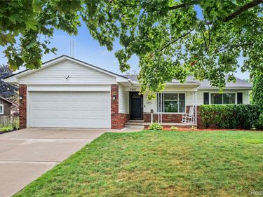 980 S 11th Street, St Clair, Mi 48079