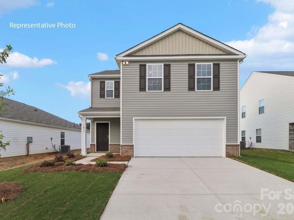 2137 10th Street SE, Hickory, NC 28602