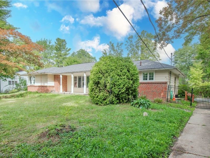 4015 Boston Road, Brecksville, OH 44141 Photo 2