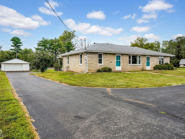 6954 S Jonesville Road, Columbus, IN 47201