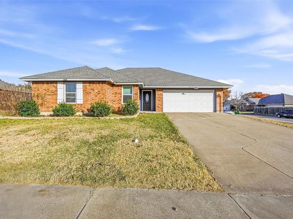 6421 Fairview Drive, Watauga, TX 76148
