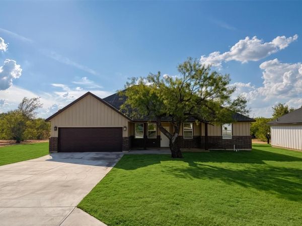 219 Lakeshore Drive, Runaway Bay, TX 76426