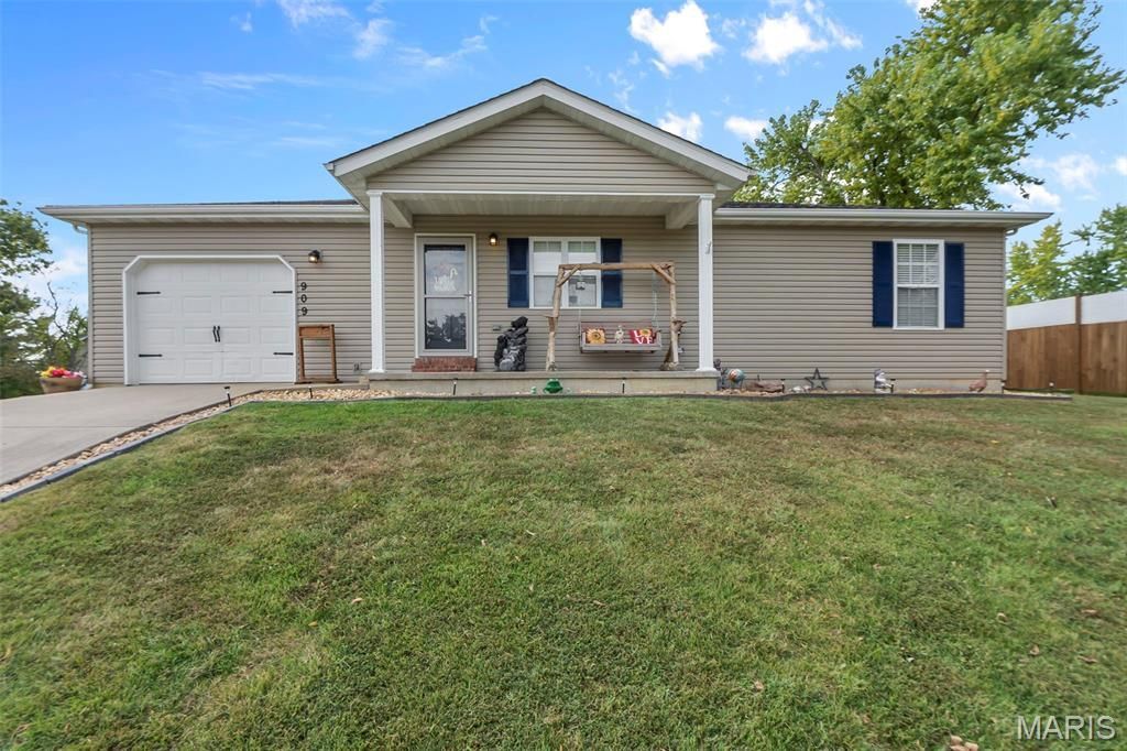 909 Forest Avenue, Perryville, MO 63775 Main Photo