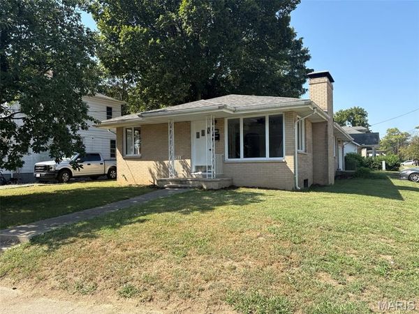 2120 Washington Avenue , Alton, IL 62002