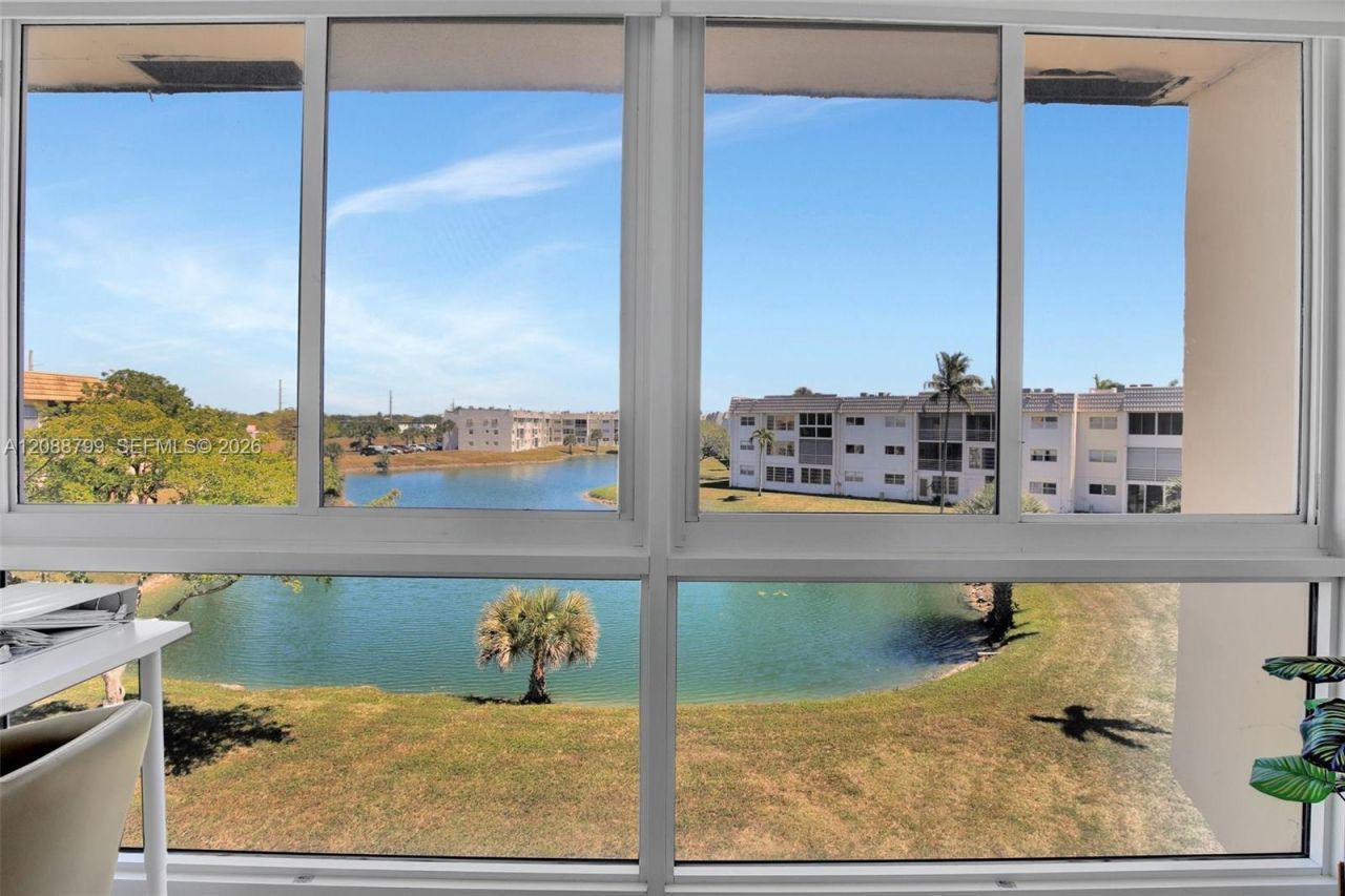 8400 Sunrise Lakes Blvd, Unit 312, Sunrise, FL 33322 Photo