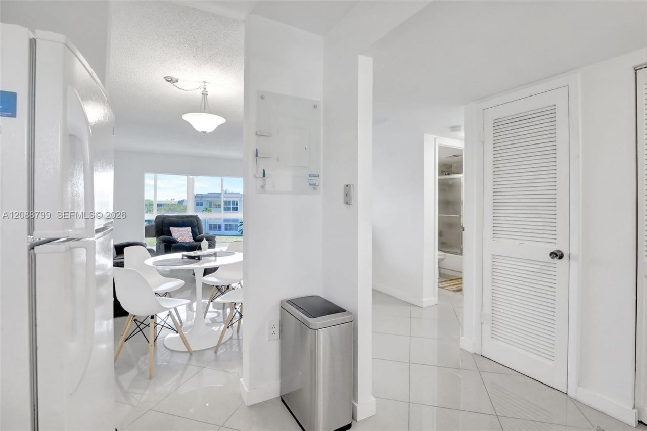 8400 Sunrise Lakes Blvd, Unit 312, Sunrise, FL 33322 Photo