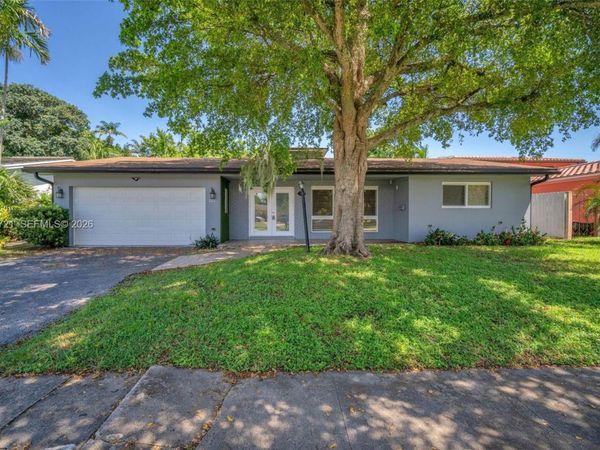609 N 46th Ave , Hollywood, FL 33021