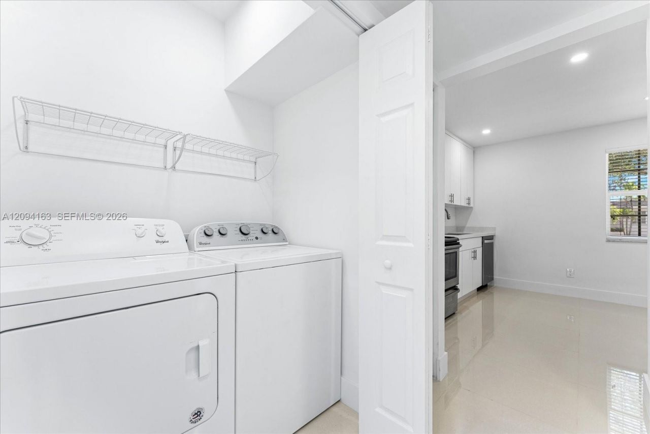 3619 S Le Jeune Rd, Unit 2, Coral Gables, FL 33134 Photo
