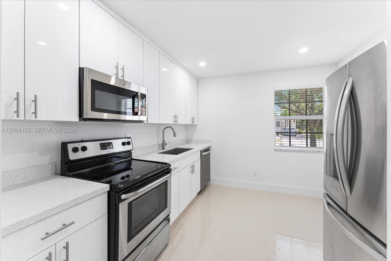 3619 S Le Jeune Rd, Unit 2, Coral Gables, FL 33134 Photo