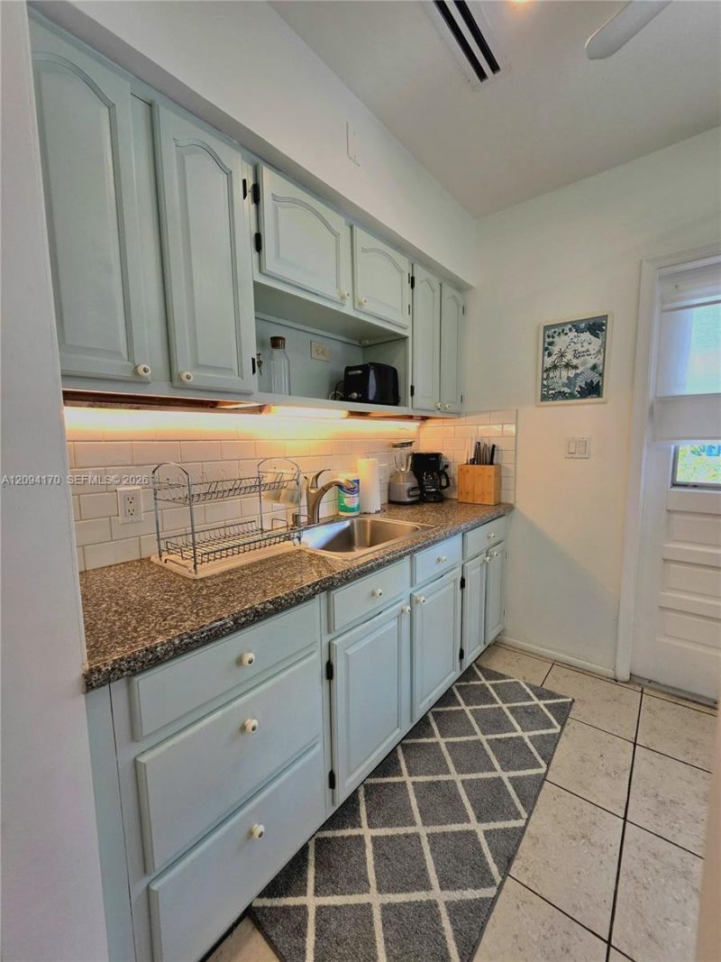 1220 NE 128th St, North Miami, FL 33161 Photo