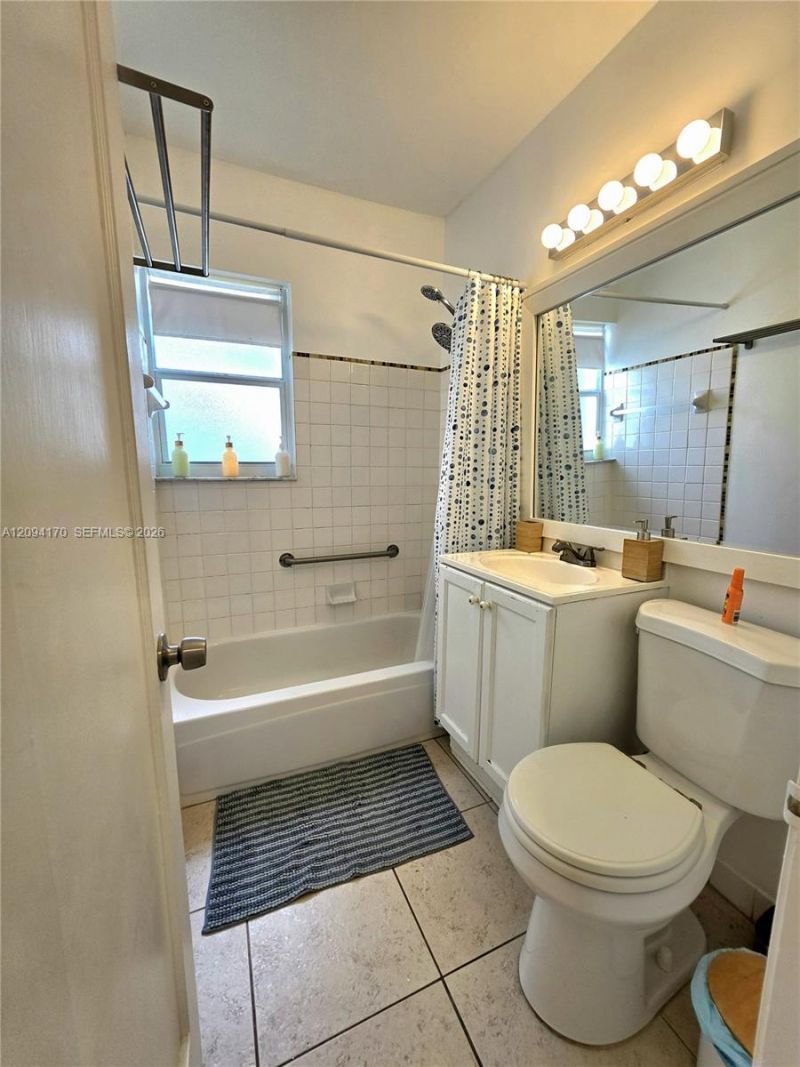 1220 NE 128th St, North Miami, FL 33161 Photo