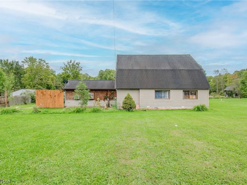 7176 Hankee Road, Garrettsville, OH 44288 Photo 1